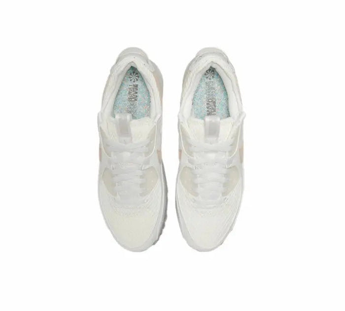 Air Max 90 sneakers, light bone uppers with light blue sock lining