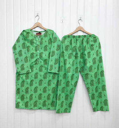 Petal Crush | Regular Chic Lawn D-751